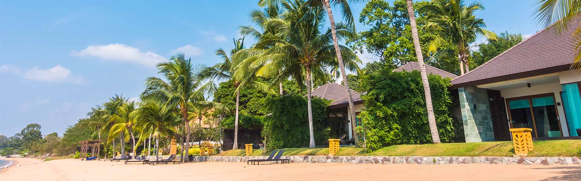 Vagator Carnival Travel Guide: Hostels, Parties & Tips
